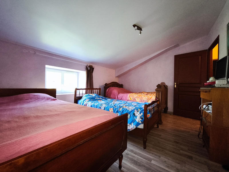 Maison - 200 m² - 7 pièces