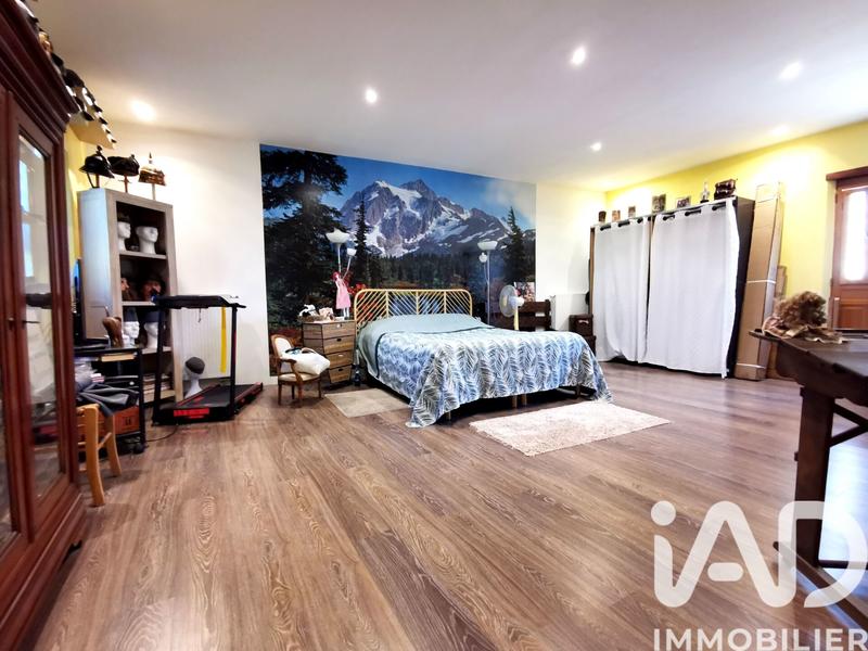 Maison - 211 m² - 7 pièces