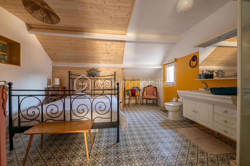 Maison en pierre - 165 m² - 9 pièces