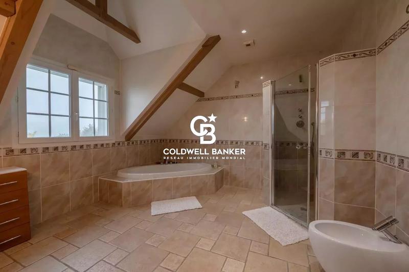 Maison - 312 m² - 6 pièces