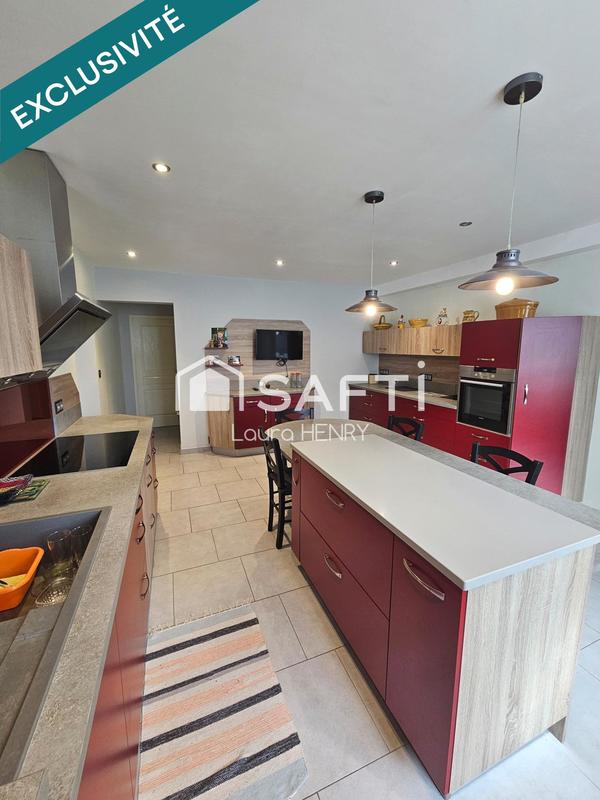 Maison - 275 m² - 8 pièces