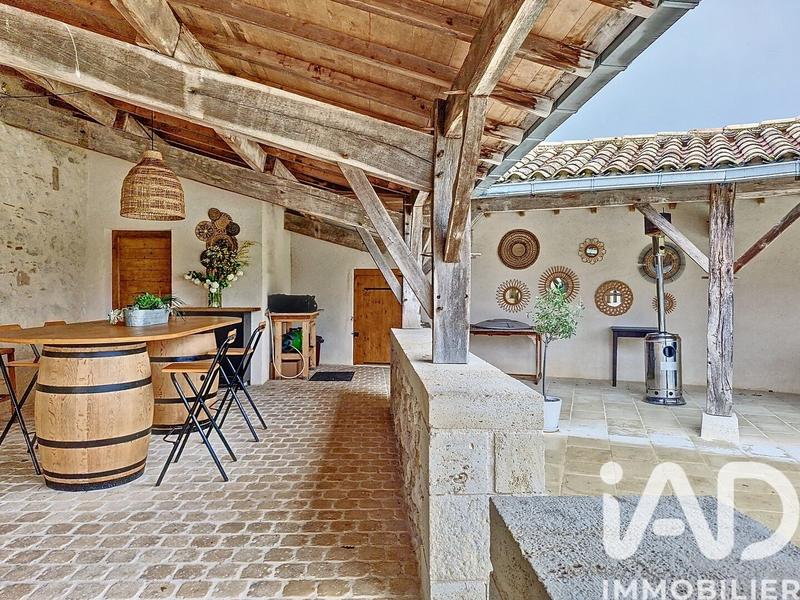 Maison - 437 m² - 12 pièces