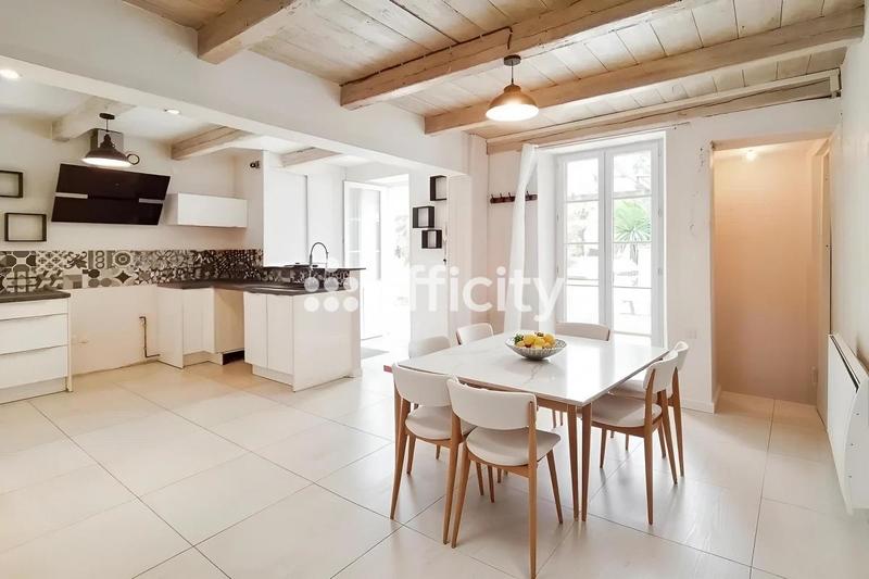 Maison - 142 m² - 7 pièces