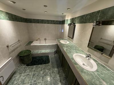 Maison - 180 m² - 6 pièces