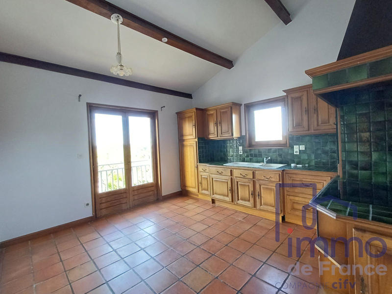 Villa - 240 m² - 8 pièces