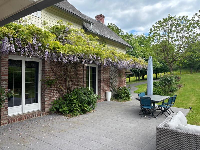 Maison - 255 m² - 10 pièces