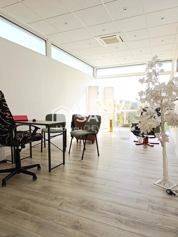 Local commercial - 275 m² - 8 pièces