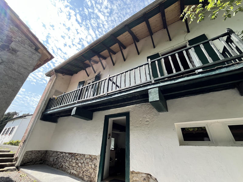 Maison - 271 m² - 14 pièces