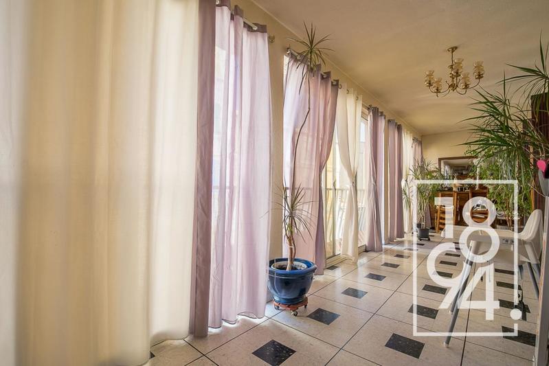 Maison - 213 m² - 8 pièces