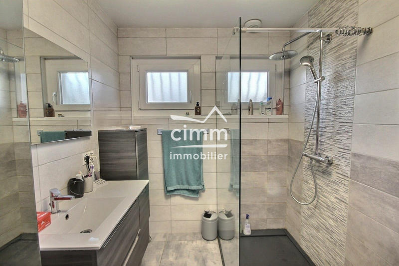 Maison traditionnelle - 135 m² - 6 pièces