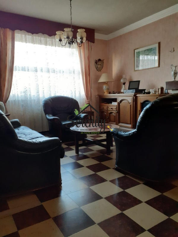 Maison - 90 m² - 5 pièces