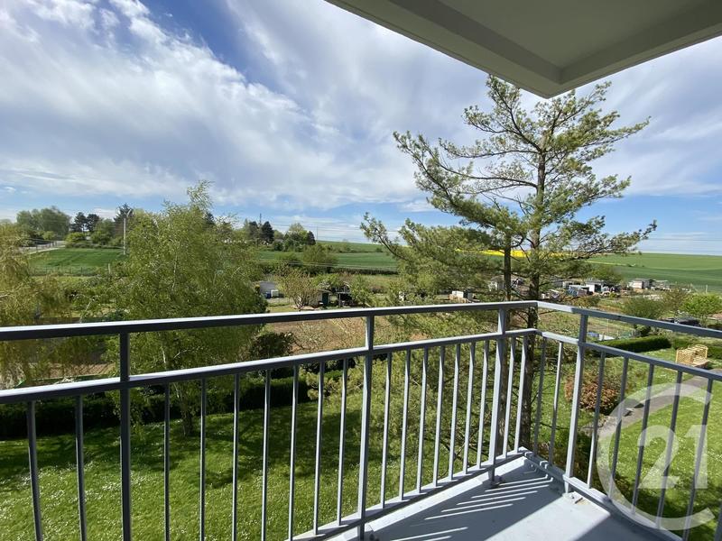 Appartement - 99 m² - 5 pièces