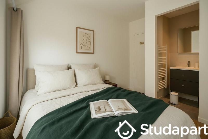 Chambre - 11 m² - 1 pièce