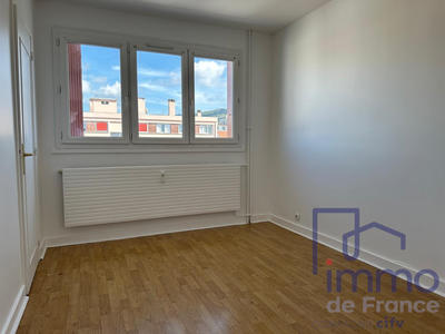 Appartement - 70 m² - 4 pièces