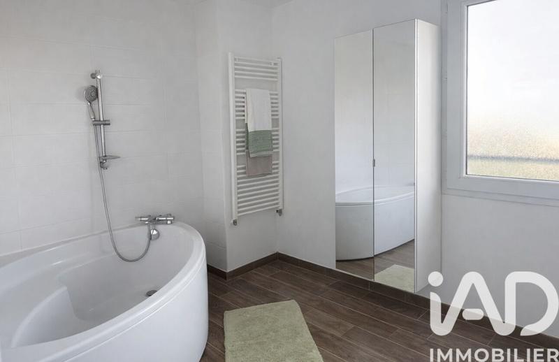 Maison - 142 m² - 6 pièces