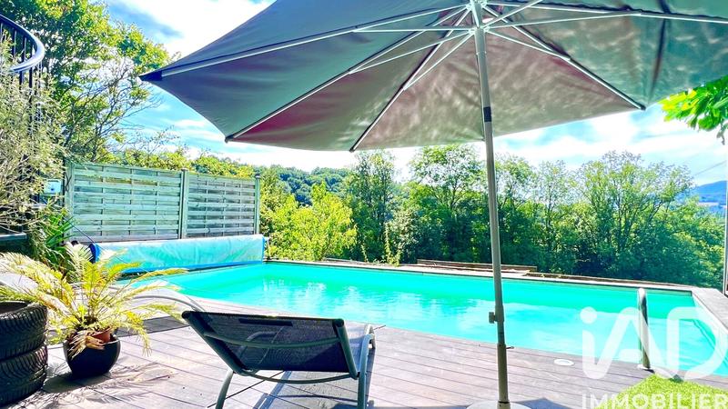 Maison - 300 m² - 5 pièces