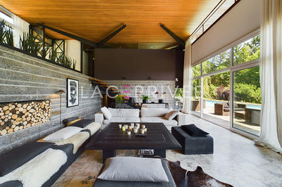 Maison - 400 m² - 12 pièces