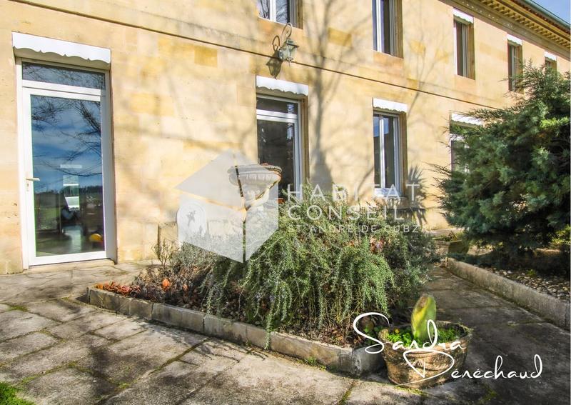 Maison - 283 m² - 9 pièces