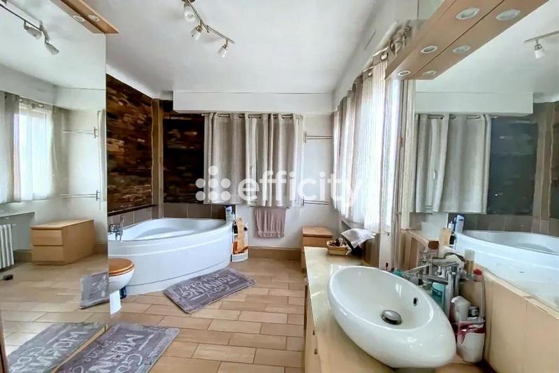 Pavillon - 310 m² - 12 pièces