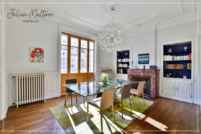 Maison bourgeoise - 211 m² - 8 pièces