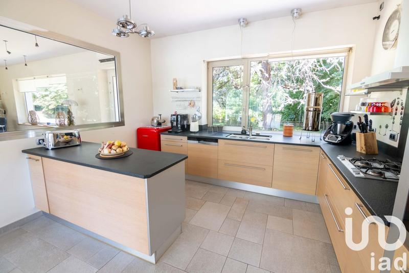 Maison - 405 m² - 12 pièces