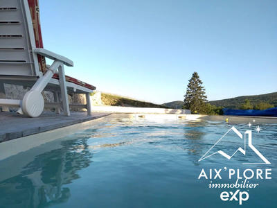 Maison - 240 m² - 6 pièces