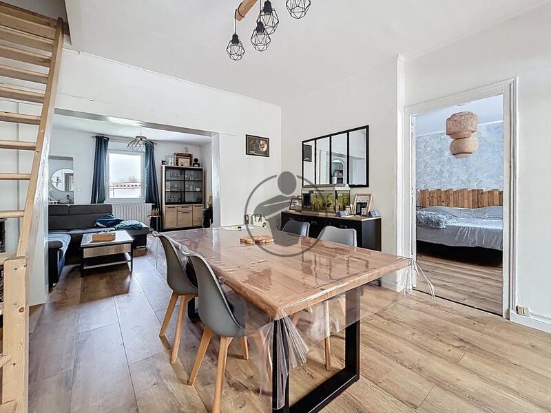 Maison - 96 m² - 4 pièces