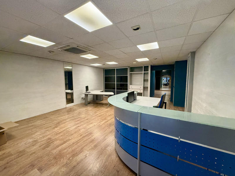 Local commercial - 111 m²