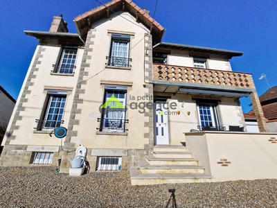 Maison - 98 m² - 5 pièces