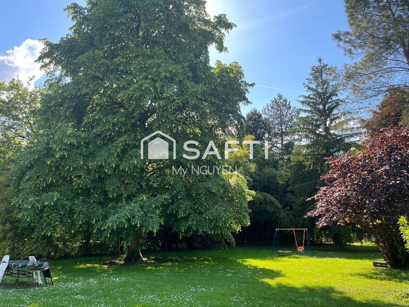 Maison - 327 m² - 9 pièces