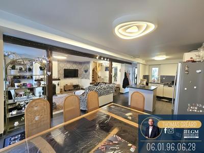 Maison - 137 m² - 5 pièces