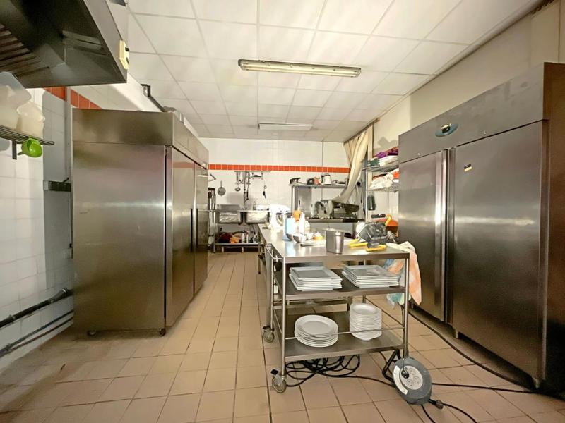 Appartement - 165 m² - 1 pièce