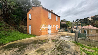 Villa - 95 m² - 5 pièces