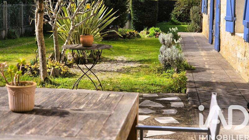 Maison - 200 m² - 7 pièces