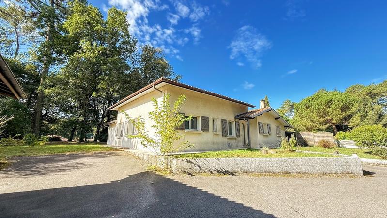 Propriété - 500 m² - 22 pièces