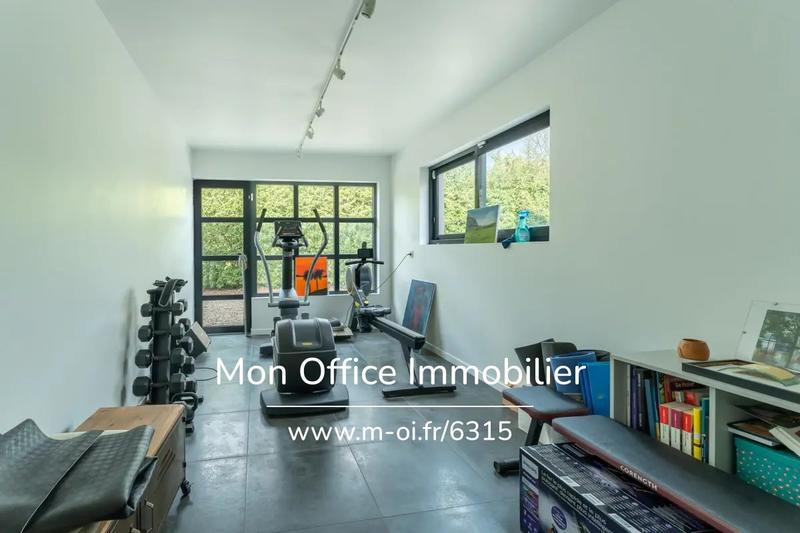 Propriété - 250 m² - 7 pièces