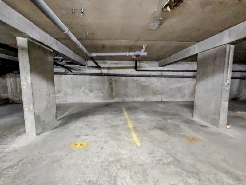 Parking / Garage - 12 m²
