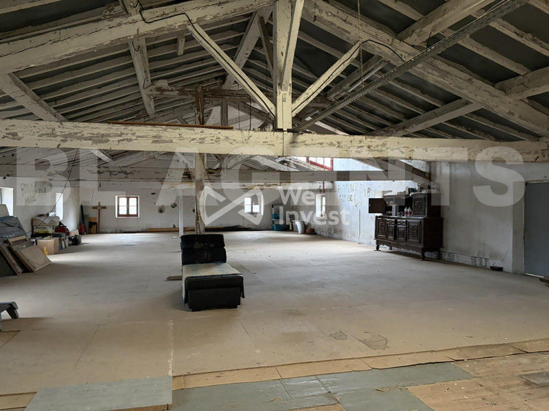 Maison - 300 m² - 6 pièces