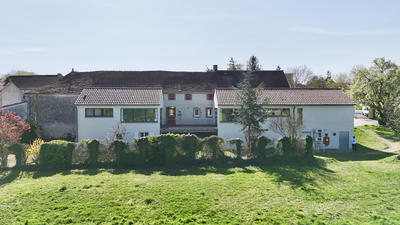 Maison - 410 m² - 9 pièces