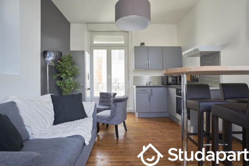 Chambre - 10 m² - 1 pièce