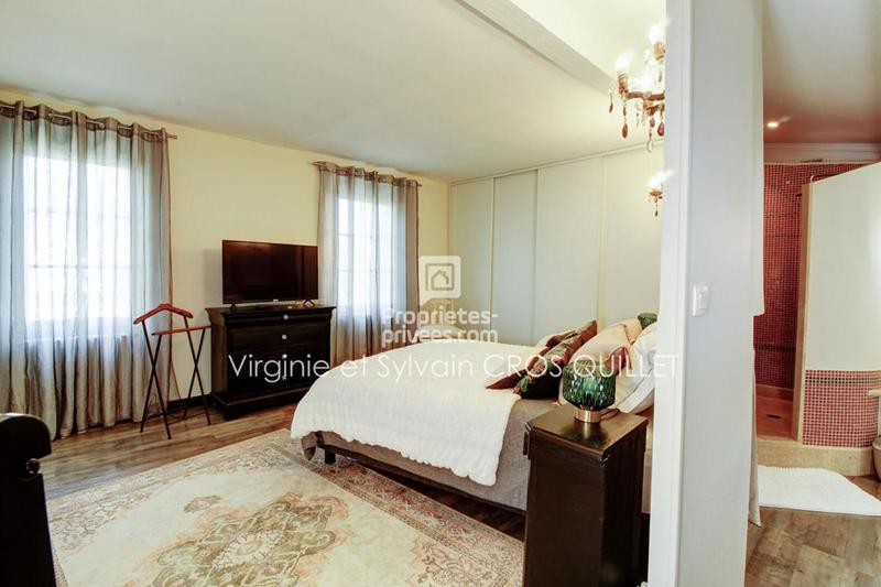 Maison - 270 m² - 7 pièces