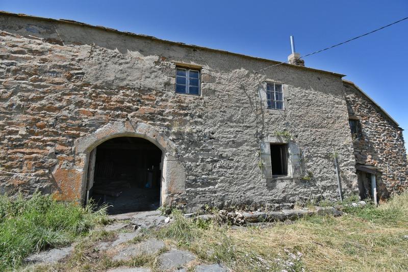 Maison en pierre - 350 m² - 3 pièces