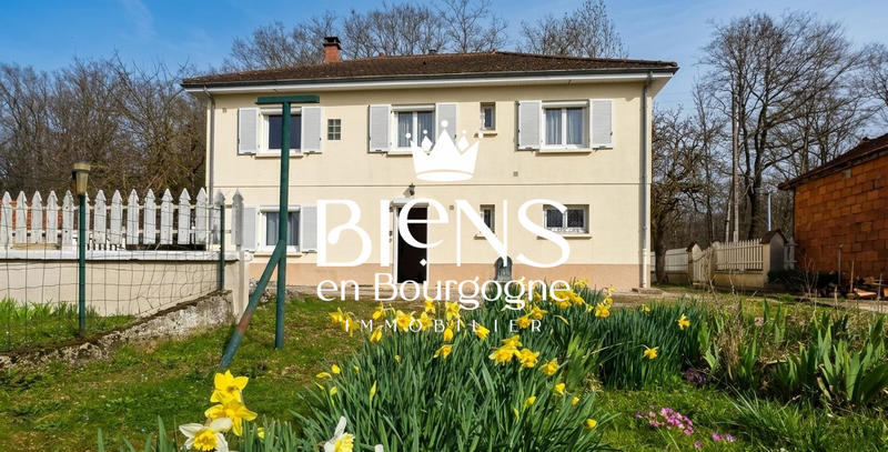 Maison - 120 m² - 9 pièces