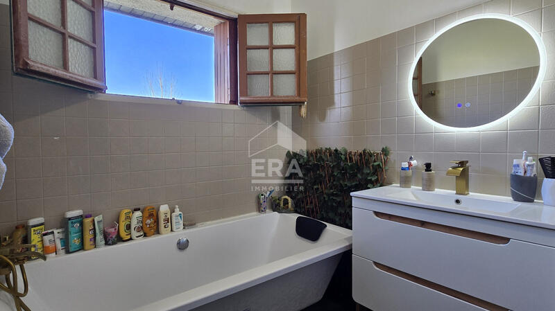 Maison - 148 m² - 7 pièces