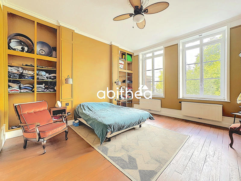 Maison - 226 m² - 8 pièces