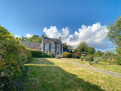 Maison - 184 m² - 9 pièces