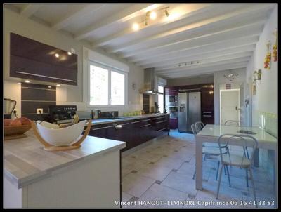 Maison - 225 m² - 10 pièces