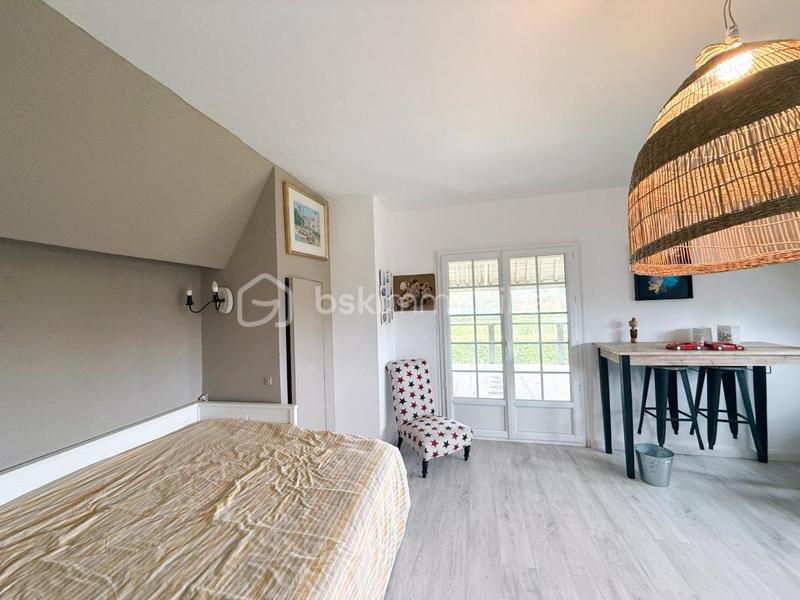 Maison - 280 m² - 11 pièces