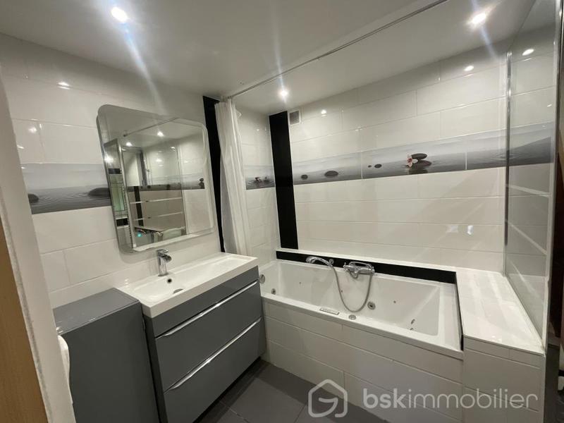 Corps de ferme - 222 m² - 7 pièces