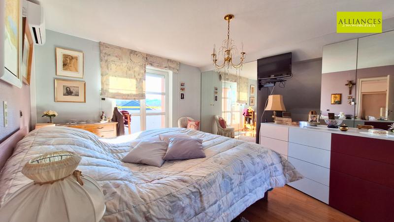 Maison - 226 m² - 7 pièces